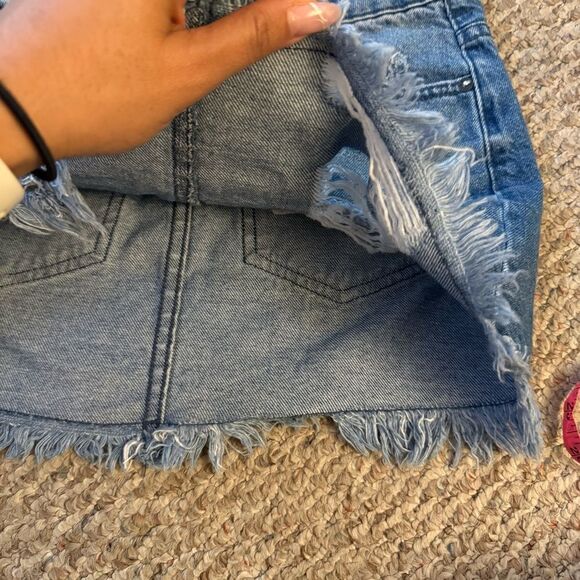Free People We the Free Out Of The Ordinary Denim Distressed Mini Skirt- Size 2 - Picture 6 of 10